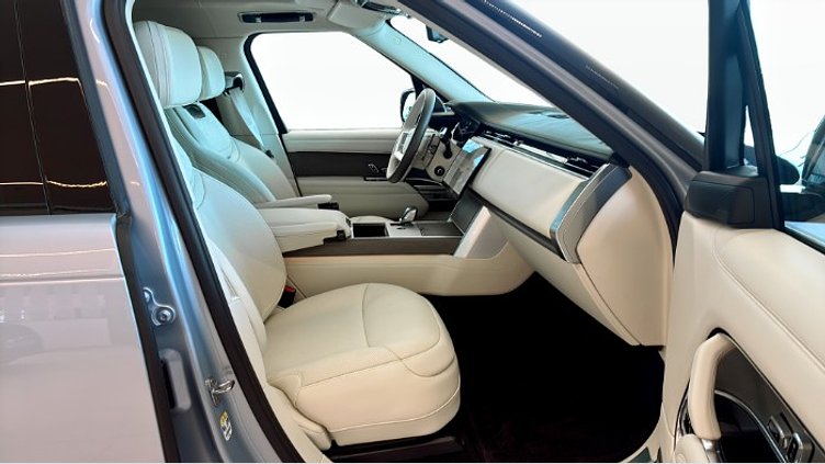 2025 Ny Land Rover Range Rover Ionian Silver - blank finish P550e AWD AUTO PHEV Standard hjulbas SV