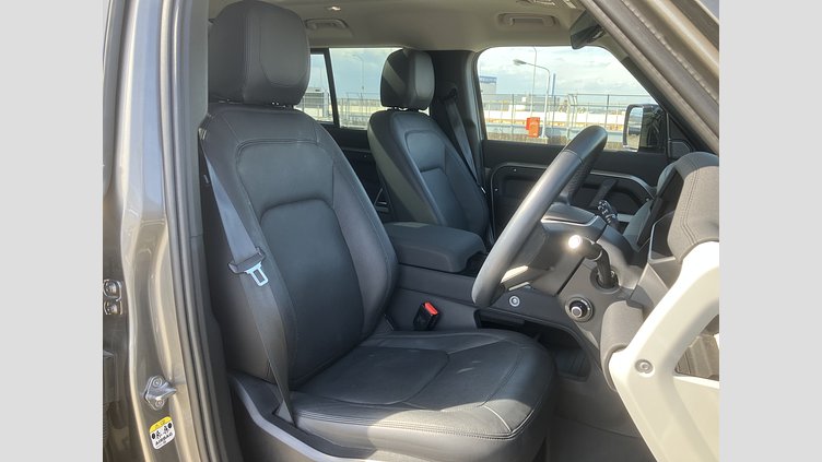 2023 認定中古車 Land Rover Defender 110 シリコンシルバー P300 AWD（AT） XS EDITION