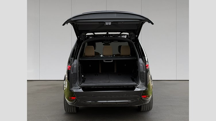 2025 Approved Land Rover Discovery Santorini Black 3.0 literes, soros 6 hengeres dízel motor, 350 LE, 8 sebességes automata váltó Dynamic HSE