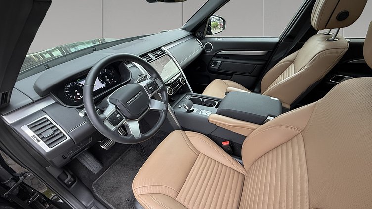 2025 Approved Land Rover Discovery Santorini Black 3.0 literes, soros 6 hengeres dízel motor, 350 LE, 8 sebességes automata váltó Dynamic HSE