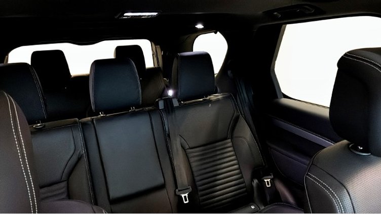 2025 Ny Land Rover Discovery Santorini Black (svart färg) D350 Diesel Mild Hybrid Gemini
