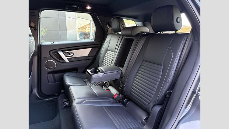 2024 認定中古車 Land Rover Discovery Sport カルパチアングレイ プラグインハイブリッド（ガソリン） 標準ホイール Dynamic HSE
