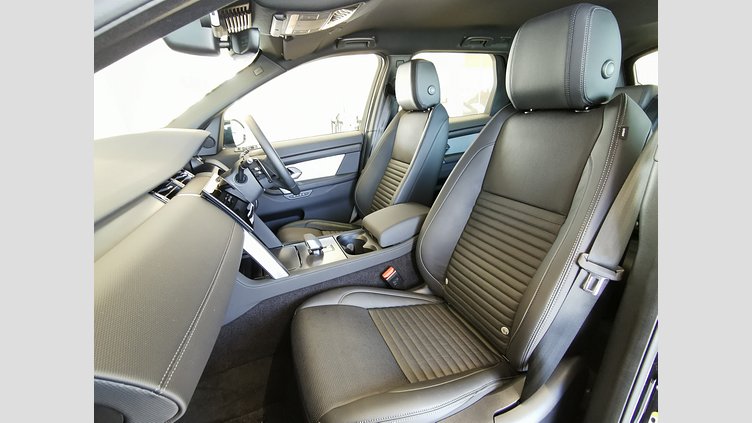2024 認定中古車 Land Rover Discovery Sport サントリーニブラック P250（ガソリン） 標準ホイール DYNAMIC SE