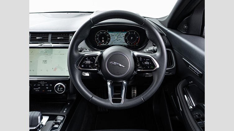 2024 認定中古車 Jaguar E-Pace サントリーニブラック D200マイルドハイブリッド（ディーゼル） R-DYNAMIC SE D200