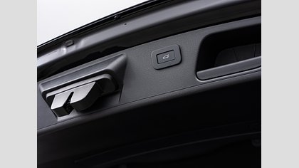 E-Pace 17