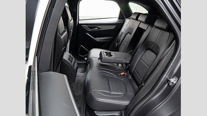 F-Pace 38
