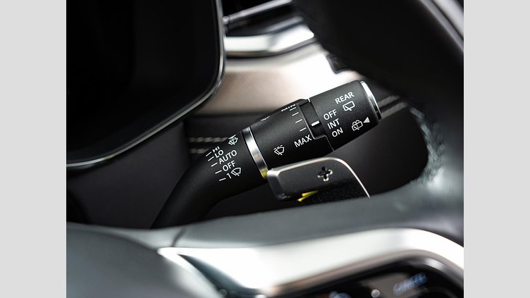 2023 認定中古車 Jaguar F-Pace オストゥーニパールホワイト D204 AWD（オートマチック）MHEV R-DYNAMIC SE