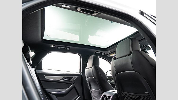 2023 認定中古車 Jaguar F-Pace オストゥーニパールホワイト D204 AWD（オートマチック）MHEV R-DYNAMIC SE