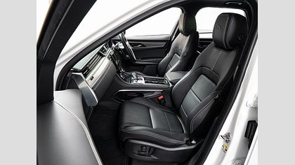 F-Pace 47