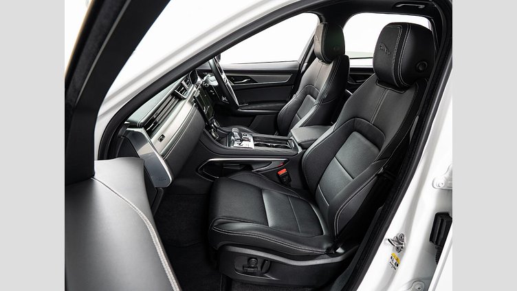 2023 認定中古車 Jaguar F-Pace オストゥーニパールホワイト D204 AWD（オートマチック）MHEV R-DYNAMIC SE