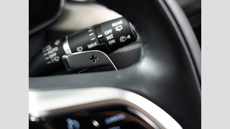 2023 認定中古車 Jaguar F-Pace オストゥーニパールホワイト D204 AWD（オートマチック）MHEV R-DYNAMIC SE