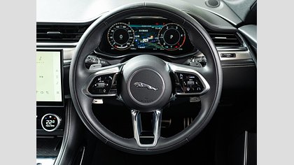 F-Pace 69