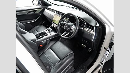 F-Pace 16