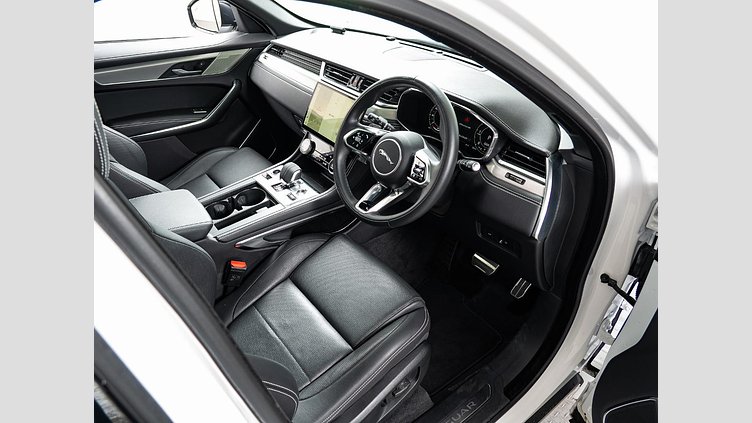 2023 認定中古車 Jaguar F-Pace オストゥーニパールホワイト D204 AWD（オートマチック）MHEV R-DYNAMIC SE