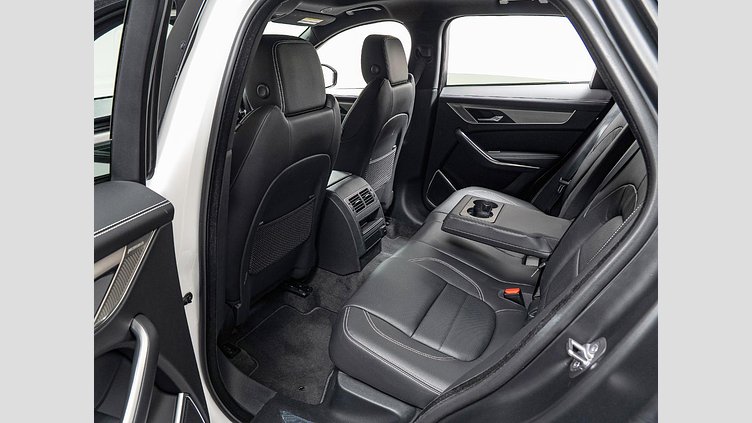 2023 認定中古車 Jaguar F-Pace オストゥーニパールホワイト D204 AWD（オートマチック）MHEV R-DYNAMIC SE