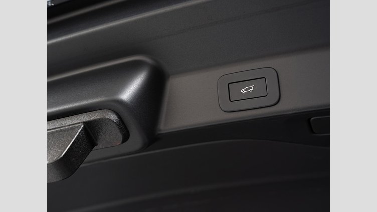 2023 認定中古車 Jaguar F-Pace オストゥーニパールホワイト D204 AWD（オートマチック）MHEV R-DYNAMIC SE