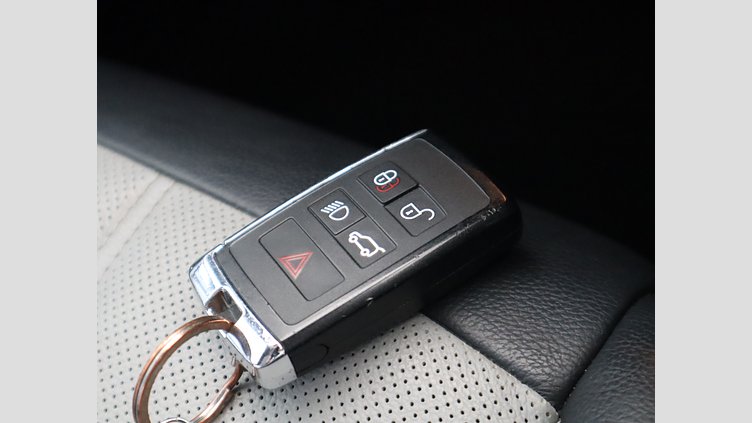 2022 認定中古車 Land Rover Range Rover Evoque ソウルパールシルバー P250 AWD（オートマチック） BRONZE EDITION