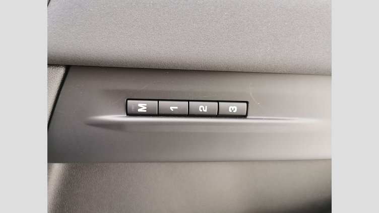 2024 認定中古車 Land Rover Range Rover Evoque アロイオスグレイ D200マイルドハイブリッド（ディーゼル） Standard Wheelbase S