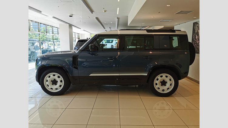 2024 認定中古車 Land Rover Defender 110 タスマンブルー D300 AWD（AT） S