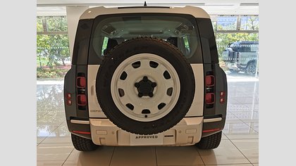 Defender 110 6