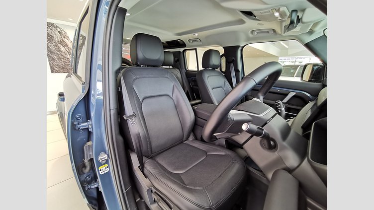 2024 認定中古車 Land Rover Defender 110 タスマンブルー D300 AWD（AT） S