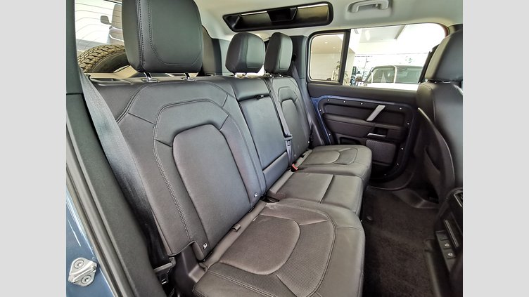 2024 認定中古車 Land Rover Defender 110 タスマンブルー D300 AWD（AT） S