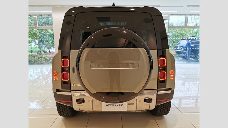 2024 認定中古車 Land Rover Defender 110 パンゲアグリーン P300 AWD（AT） SE