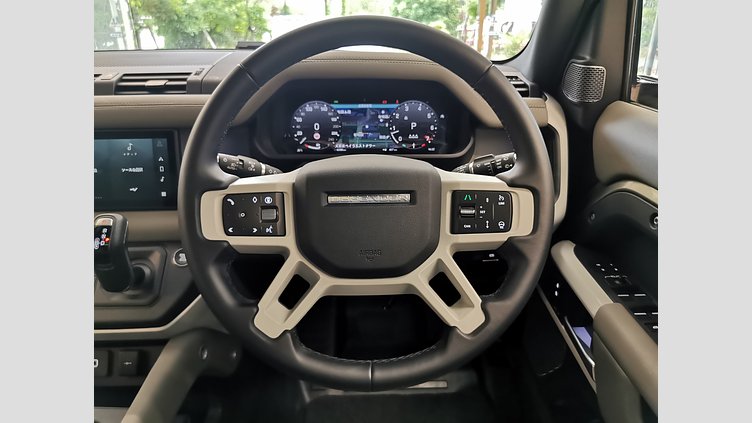 2024 認定中古車 Land Rover Defender 110 パンゲアグリーン P300 AWD（AT） SE