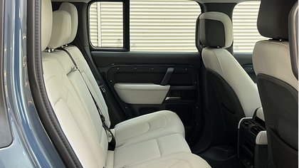 Defender 110 8