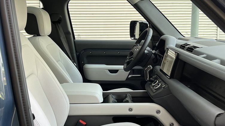 2024 認證中古車 Land Rover Defender 110 Tasman Blue 3.0 litre i6D​ X-D HSE