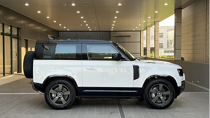 Defender 90 4