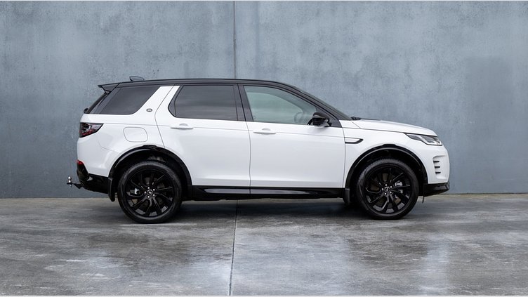 2026 Approved Land Rover Discovery Sport Fuji White P250 Dynamic SE