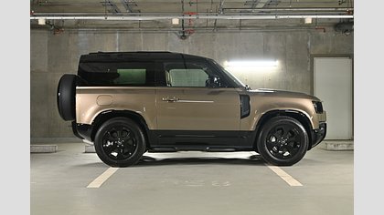 Defender 90 11
