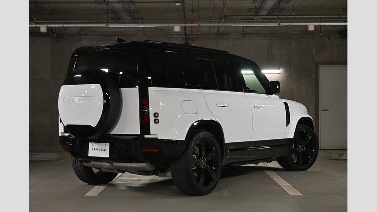 2025 認定中古車 Land Rover Defender 110 フジホワイト D350 ディーゼルマイルドハイブリッド X-Dynamic HSE