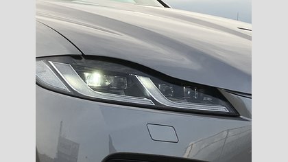 F-Pace 8