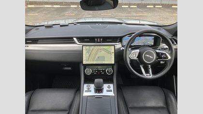 F-Pace 10