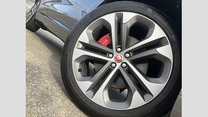 F-Pace 12