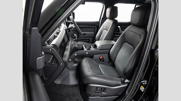 2024 認定中古車 Land Rover Defender 110 サントリーニブラック P525 AWD (AT) V8