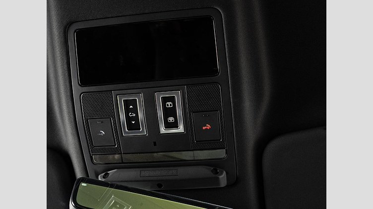2024 認定中古車 Land Rover Defender 110 サントリーニブラック P525 AWD (AT) V8