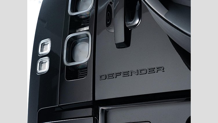 2024 認定中古車 Land Rover Defender 110 サントリーニブラック P525 AWD (AT) V8