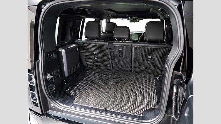 2024 認定中古車 Land Rover Defender 110 サントリーニブラック P525 AWD (AT) V8