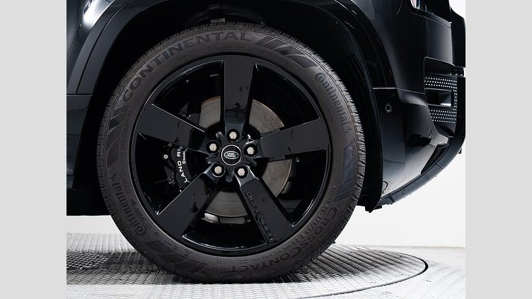 2024 認定中古車 Land Rover Defender 110 サントリーニブラック P525 AWD (AT) V8