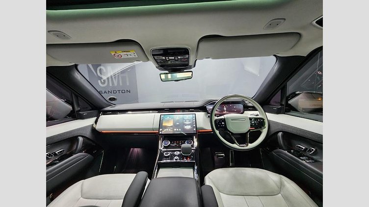 2022 Approved Land Rover Range Rover Sport Portofino Blue 2023 Portofino Blue Range Rover Sport D350 Dynamic HSE with only 33 500km on the clock, powered by a 3.0L Turbo Diesel Inline-6 Mild Hybrid (MHEV) engine delivering 258kW and 700Nm through an 8-speed automatic AWD system, D350 Dynamic HSE