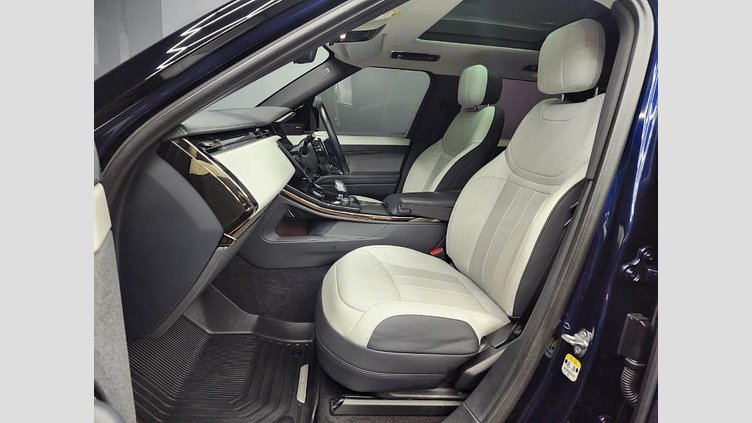 2022 Approved Land Rover Range Rover Sport Portofino Blue 2023 Portofino Blue Range Rover Sport D350 Dynamic HSE with only 33 500km on the clock, powered by a 3.0L Turbo Diesel Inline-6 Mild Hybrid (MHEV) engine delivering 258kW and 700Nm through an 8-speed automatic AWD system, D350 Dynamic HSE