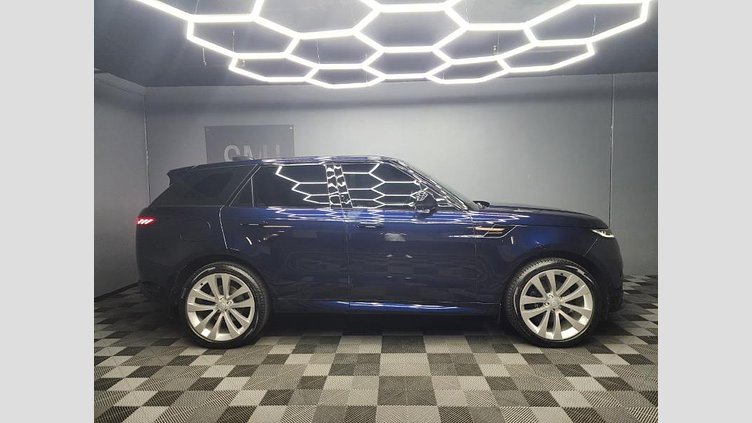 2022 Approved Land Rover Range Rover Sport Portofino Blue 2023 Portofino Blue Range Rover Sport D350 Dynamic HSE with only 33 500km on the clock, powered by a 3.0L Turbo Diesel Inline-6 Mild Hybrid (MHEV) engine delivering 258kW and 700Nm through an 8-speed automatic AWD system, D350 Dynamic HSE