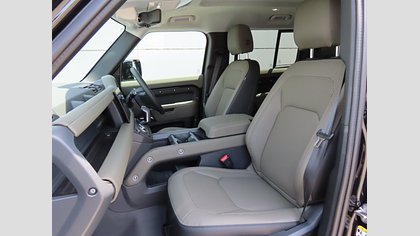 Defender 110 2