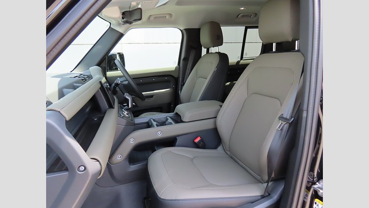 2025 認定中古車 Land Rover Defender 110 サントリーニブラック D350 ディーゼルマイルドハイブリッド S