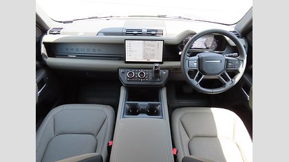 Defender 110 3