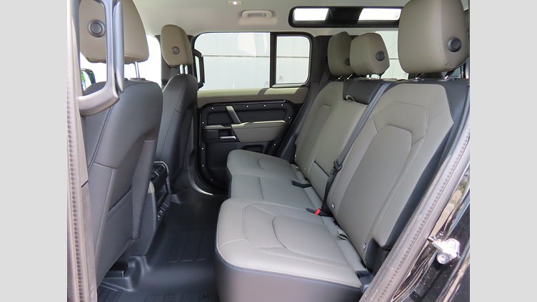2025 認定中古車 Land Rover Defender 110 サントリーニブラック D350 ディーゼルマイルドハイブリッド S