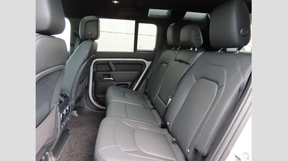 Defender 110 4